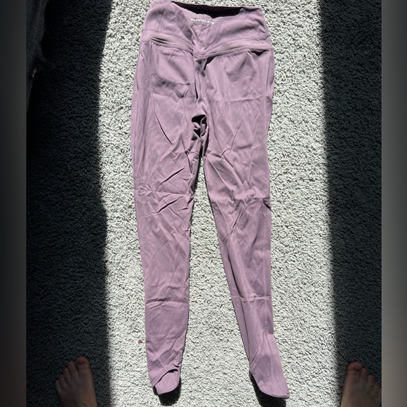 Alphalete harmony leggings in black plum - Picture 2 of 3